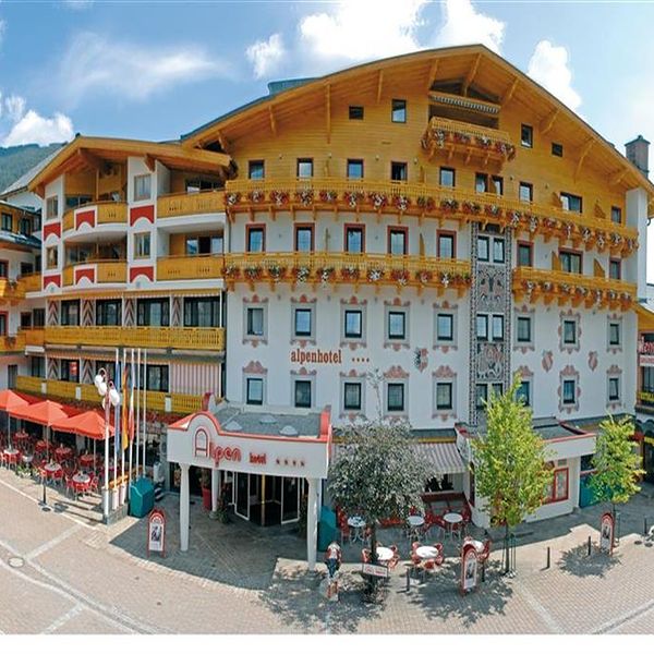 alpenhotel-saalbach-budynek-glowny-teren-hotelu-1011424114-600-600