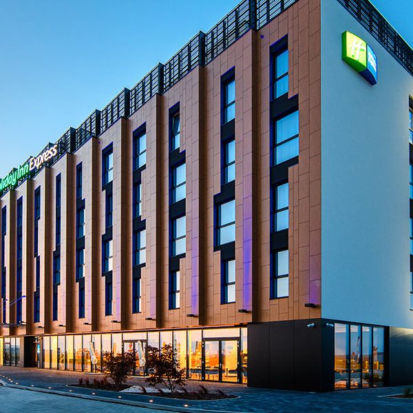 holiday-inn-express-rzeszow-airport-obiekt-budynek-glowny-845283365-600-600