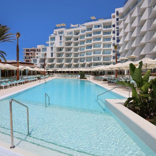 iberostar-selection-playa-de-palma-obiekt-teren-hotelu-basen-842774565-600-600