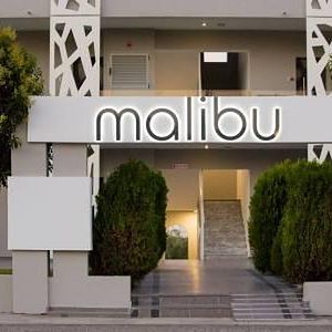 malibu-boutique-teren-hotelu-1096401748-600-600