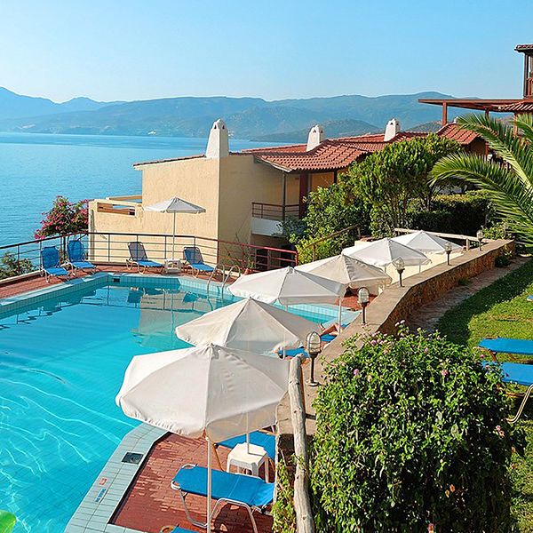 miramare-resort-villas-teren-hotelu-278981425-600-600