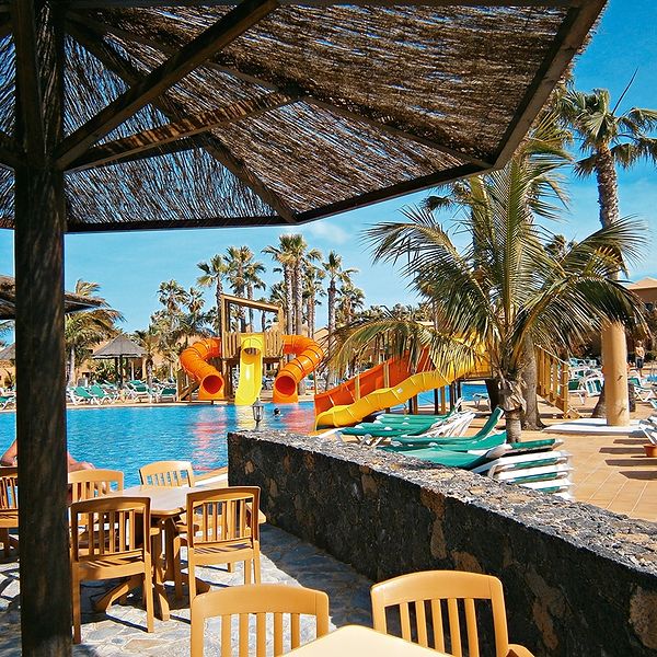 oasis-dunas-basen-restauracja-771792774-600-600