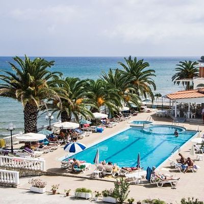 paradise-beach-teren-hotelu-661417928-600-600