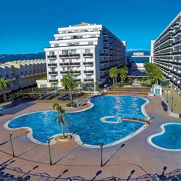 peniscola-plaza-teren-hotelu-572157711-600-600