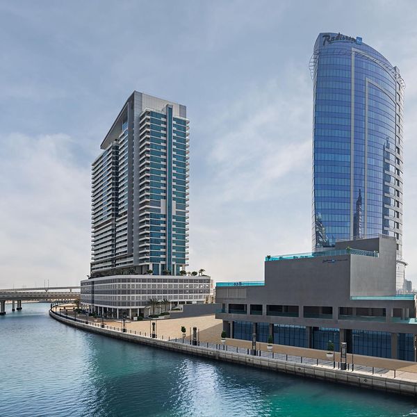 radisson-blu-dubai-canal-view-obiekt-teren-hotelu-1023576953-600-600