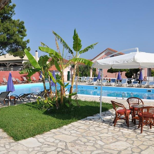 tasos-teren-hotelu-basen-775306513-600-600