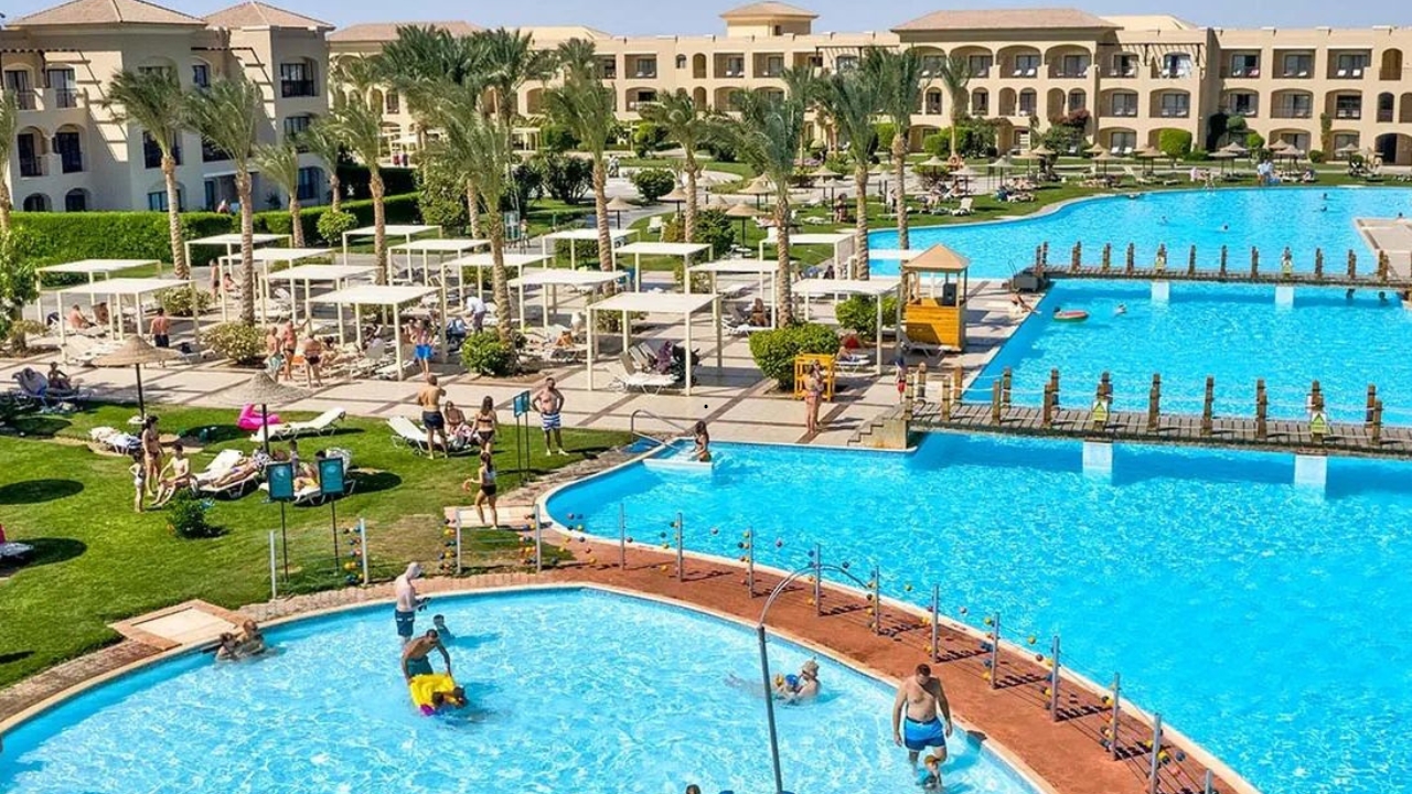 Gdzie znajduje się hotel Jaz Aquamarine?