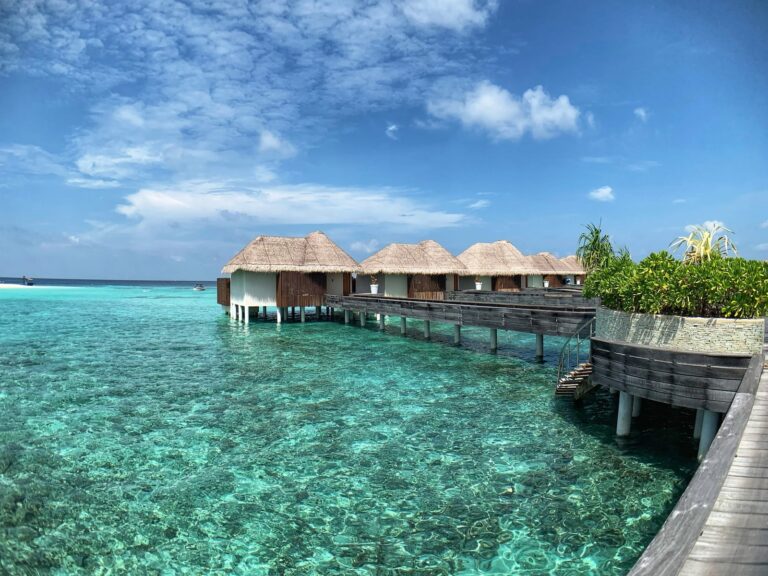 Wakacje domki na palach ☀️ Zobacz najlepsze resorty na Malediwach