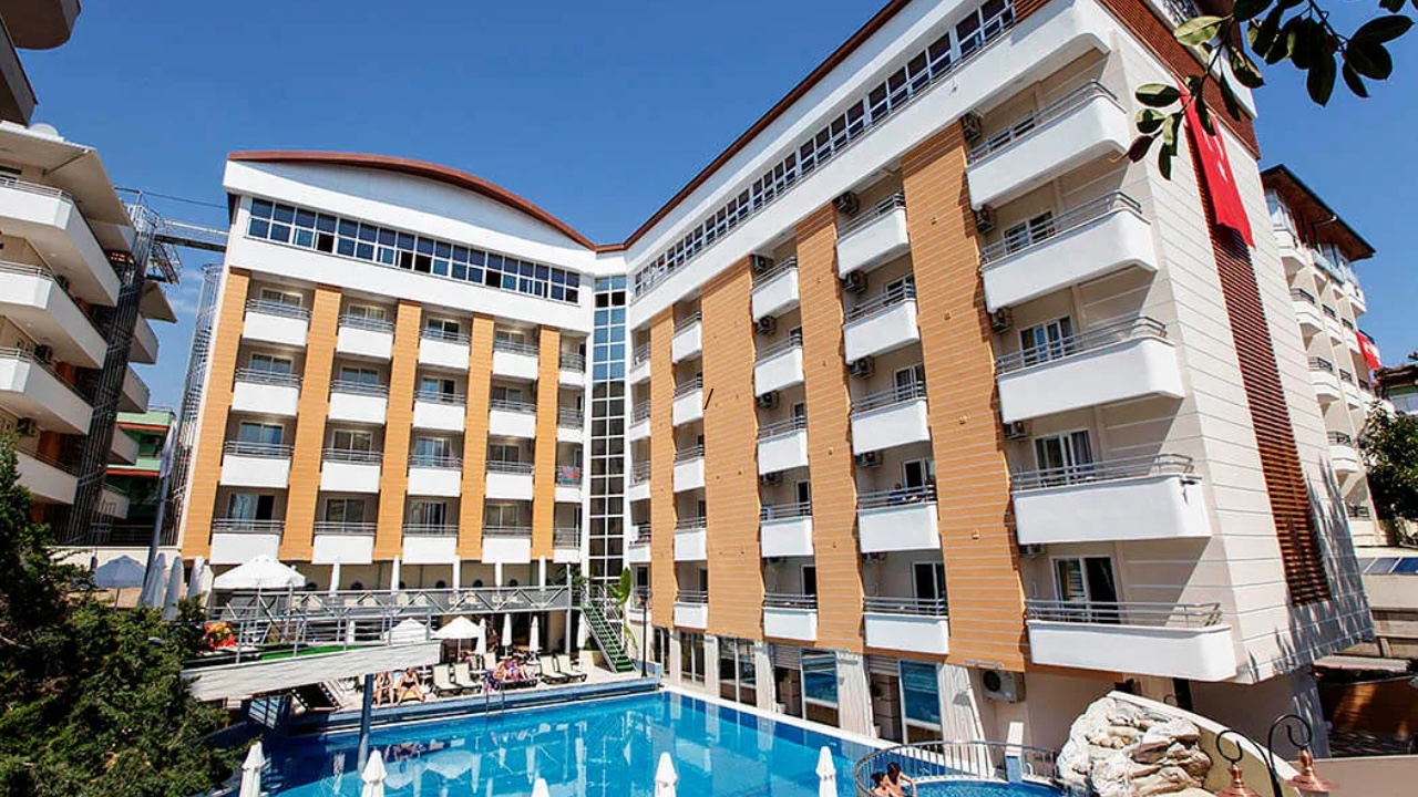 Alayie Kleopatra hotel przy plazy Kleopatry
