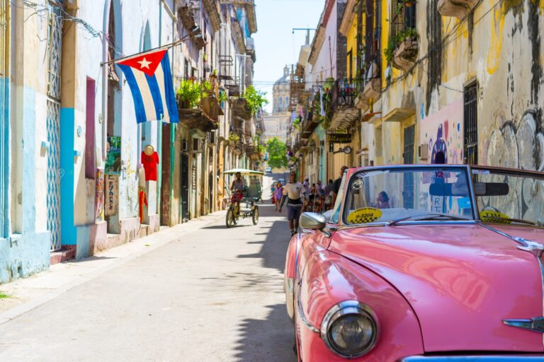 Wakacje na Kubie ☀️🇨🇺 Sprawdź Pogodę, Położenie, Atrakcje turystyczne i Hotele