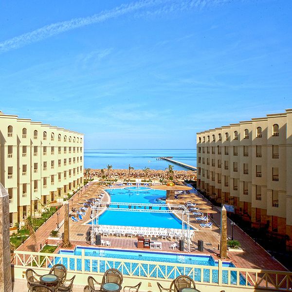 amc-royal-hotel-spa-basen-sport-i-rekreacja-688326466-600-600