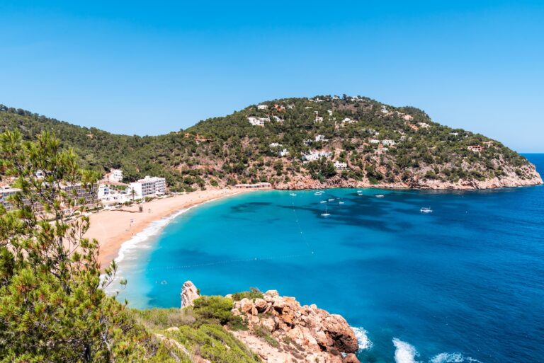 Ibiza – pogoda. 🇪🇸 Sprawdź, kiedy jechać na wakacje na Ibizę