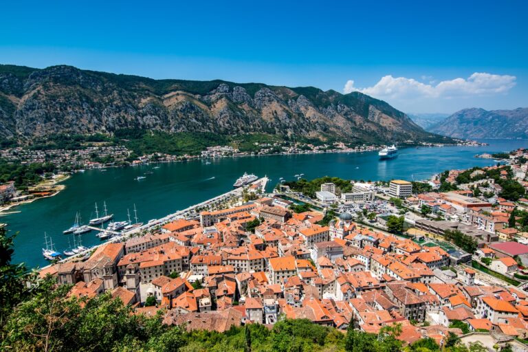 Riwiera Czarnogórska – pogoda. 🇲🇪 Sprawdź, kiedy jechać na wakacje na Riwierę Czarnogórską