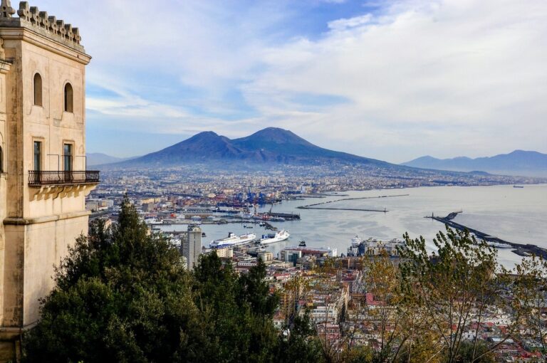 Neapol – pogoda. 🇮🇹 Sprawdź, kiedy jechać na wakacje do Neapolu