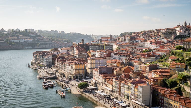 Porto – pogoda. 🇵🇹 Sprawdź, kiedy jechać na wakacje do Porto