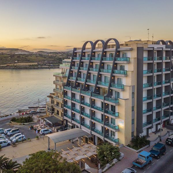 Hotel AX Sunny Coast Resort & Spa w Malta