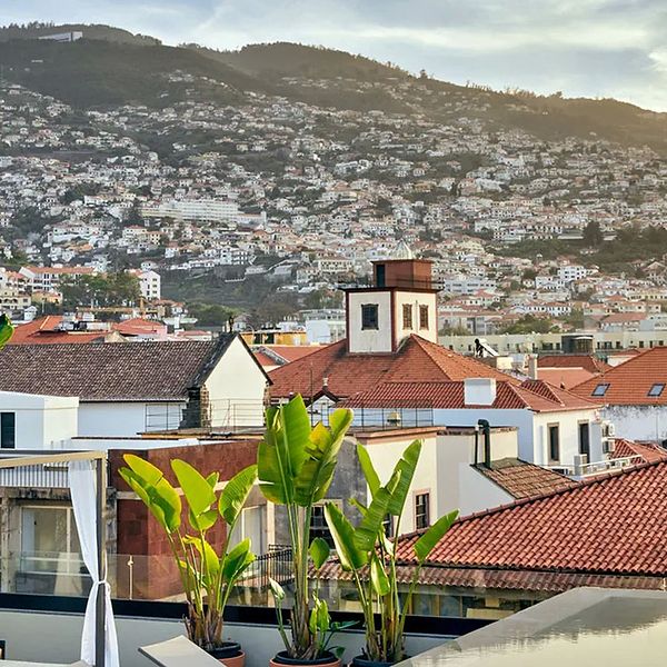 Barcelo-Funchal-Oldtown-odkryjwakacje-4