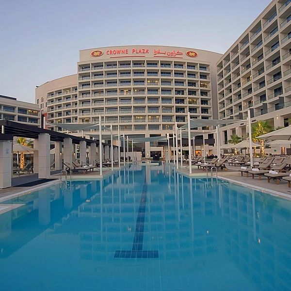 Crowne-Plaza-Yas-Island-odkryjwakacje-4