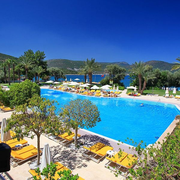 Wakacje w Hotelu Doubletree by Hilton Isil Club Resort Turcja