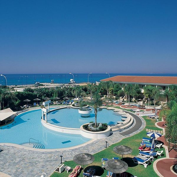Wakacje w Hotelu Faros Cypr