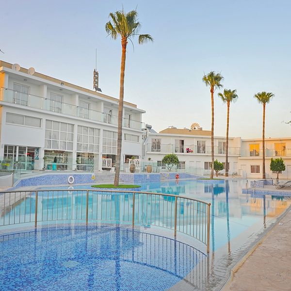 Hotel Fedrania Garden w Cypr