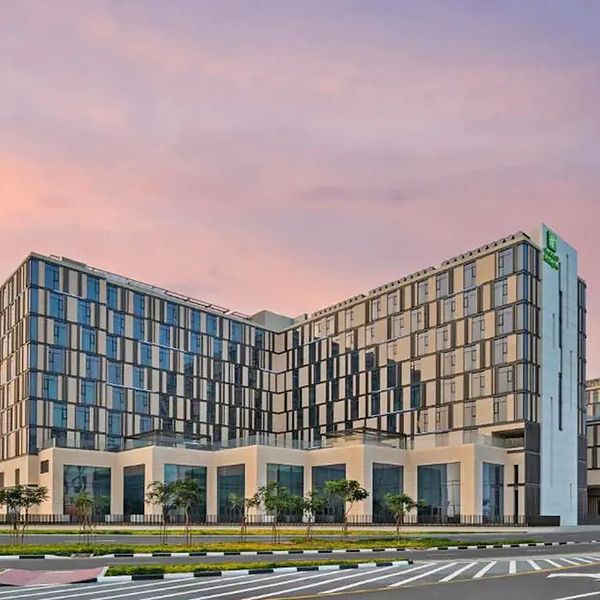 Wakacje w Hotelu Holiday Inn Dubai Al Maktoum Airport Emiraty Arabskie