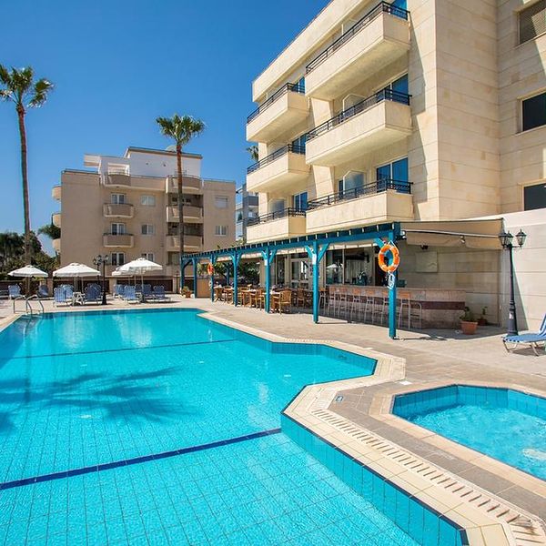 Wakacje w Hotelu Kapetanios Limassol Cypr