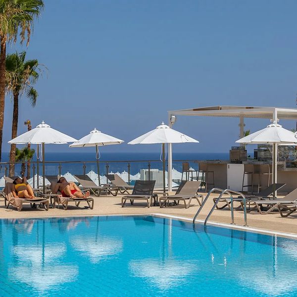 Hotel Leonardo Crystal Cove by the Sea w Cypr