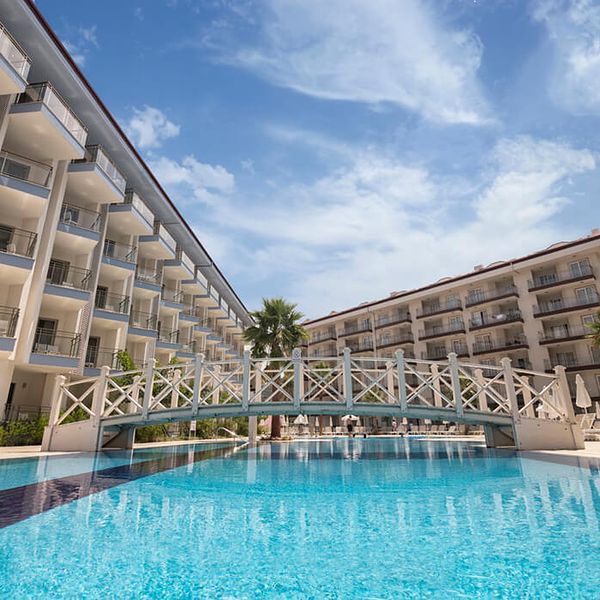 Hotel Ramada Hotel & Suites by Wyndham w Turcja