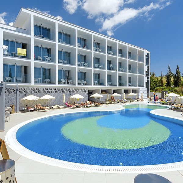 Wakacje w Hotelu River Rock Cypr