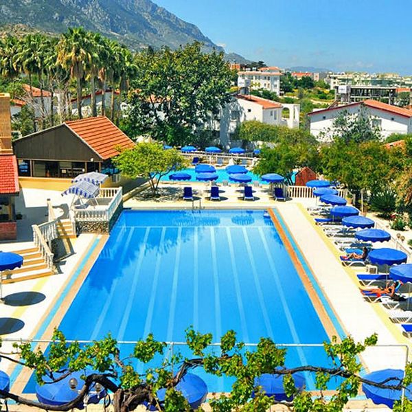 Hotel Riverside Garden Resort w Cypr