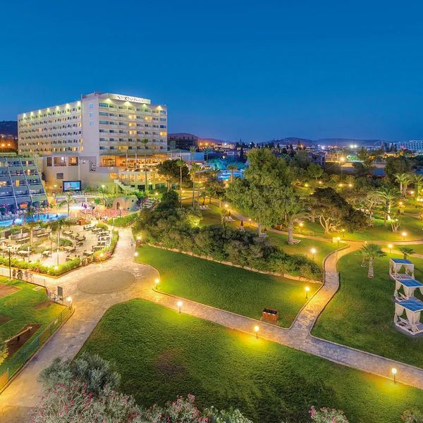 Hotel St Raphael Resort w Cypr