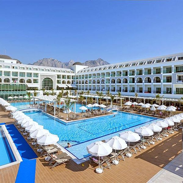 Wakacje w Hotelu Karmir Resort Turcja