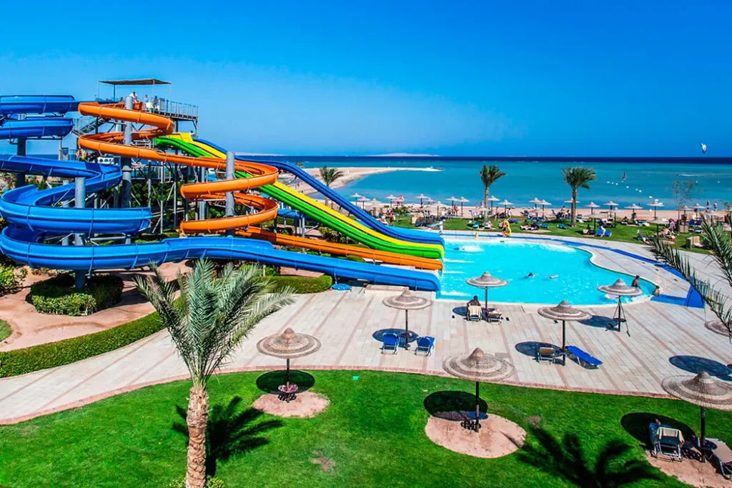Hurghada z dziećmi, Rodzinne wakacje nad Morzem Czerwonym, Najlepsze hotele dla rodzin w Hurghadzie, Atrakcje dla dzieci w Hurghadzie, Egipskie wakacje dla całej rodziny.