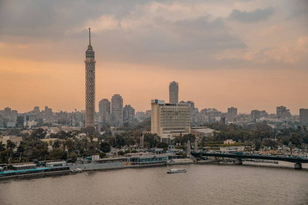 Jak daleko jest z Hurghady do Kairu?