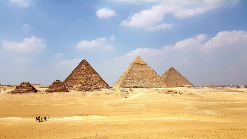Wycieczka do piramid, z hurghady do piramid, z marsa alam do piramid, z sharm el sheikh do piramid