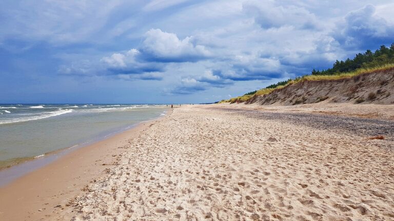 Na którą plażę w Łebie pójść – wschodnią, czy zachodnią?