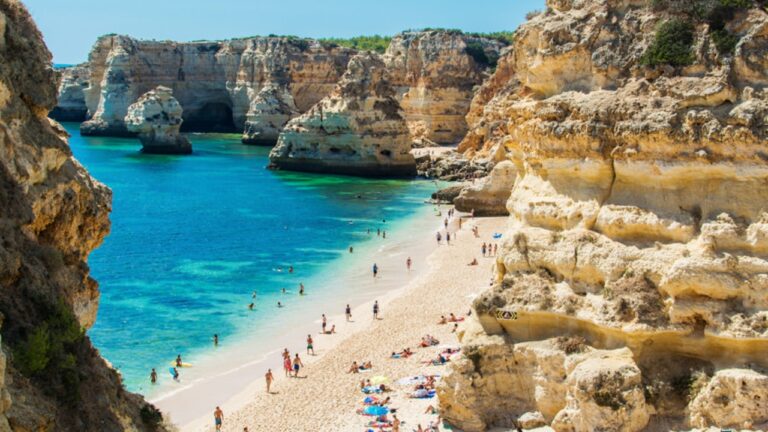 Plaża Praia da Marinha – Klejnot Algarve