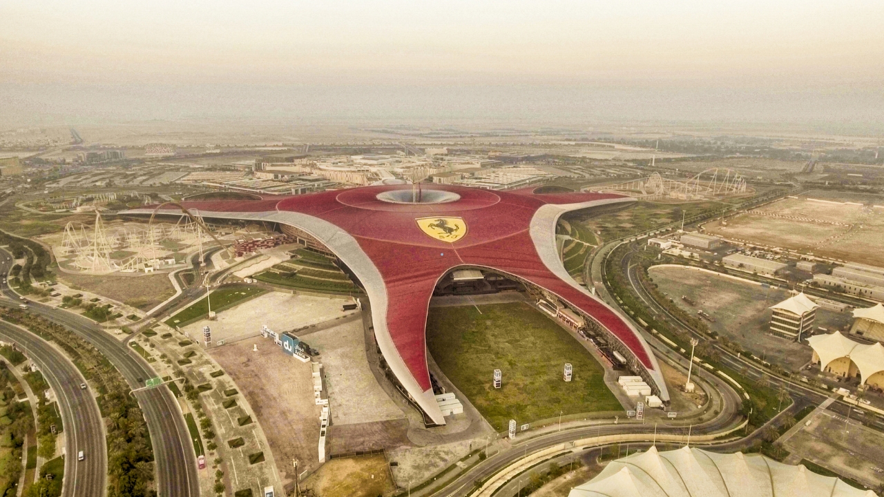 Czym jest Abu Dhabi Pass? Ferrari World