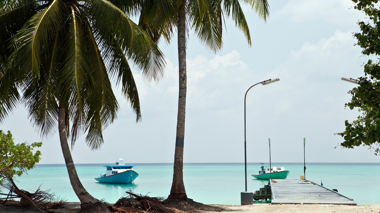 Fulhadhoo – spokojna wyspa z dziewiczymi plażami