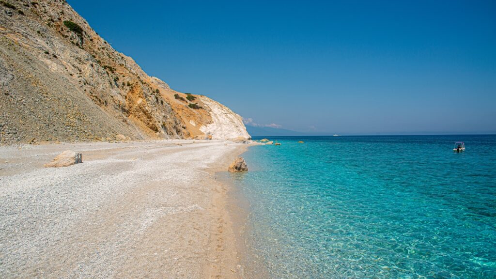 Plaża Lalaria Beach na Skiathos – najważniejsze informacje