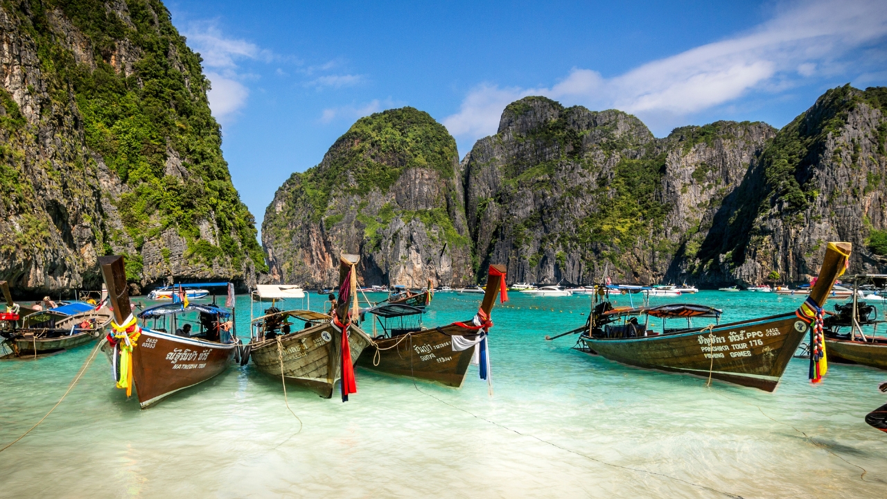 Rejs na Wyspy Phi Phi - atrakcje z Phuket