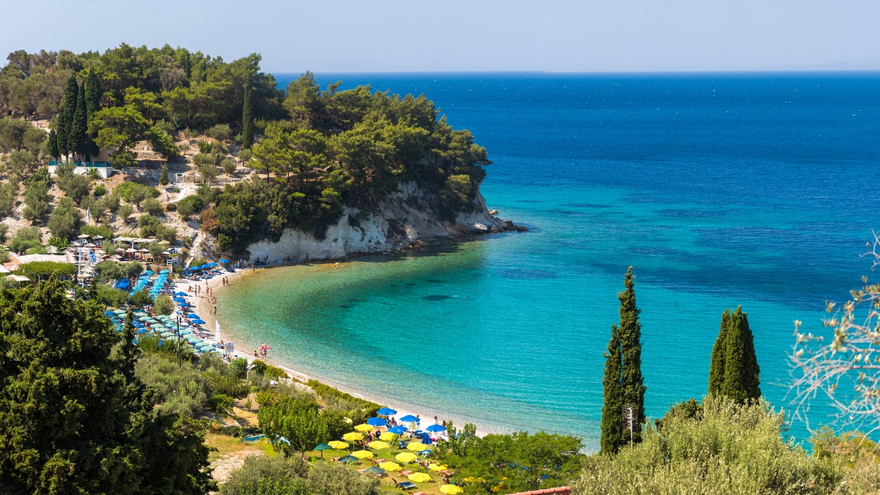 Kiedy najlepiej odwiedzić Tsamadou Beach?