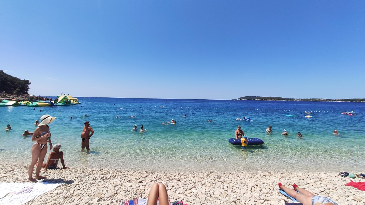 Najpopularniejsze piaszczyste plaże w Puli i okolicach