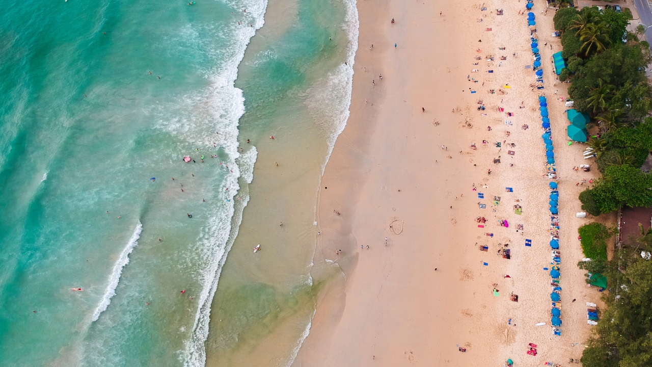 Jak wygląda plaża Karon Beach?