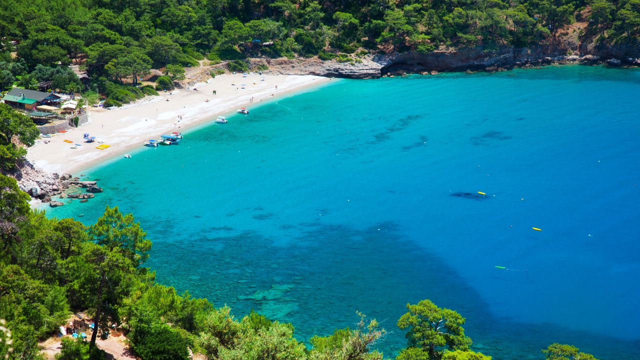 Gdzie znajduje się Plaża Kabak?