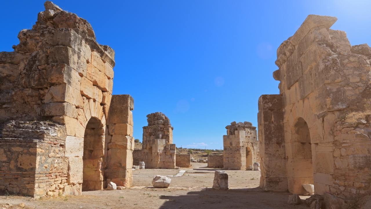 Kiedy najlepiej odwiedzić Hierapolis?