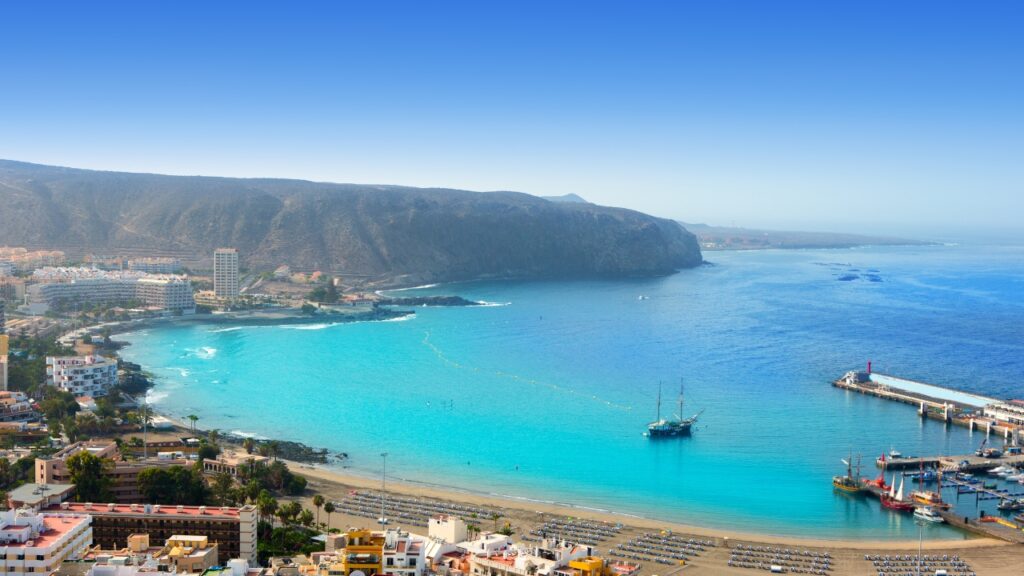 Los Cristianos – przewodnik po plażach, atrakcjach i najlepszych miejscach na Teneryfie
