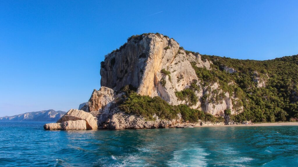 Plaża Cala Luna na Sardynii - co warto wiedzieć?