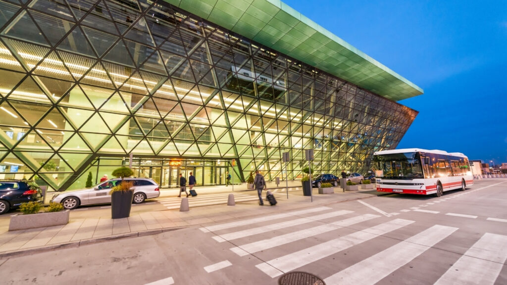 Kraków Airport znosi limit 100 ml na płyny w bagażu podręcznym.